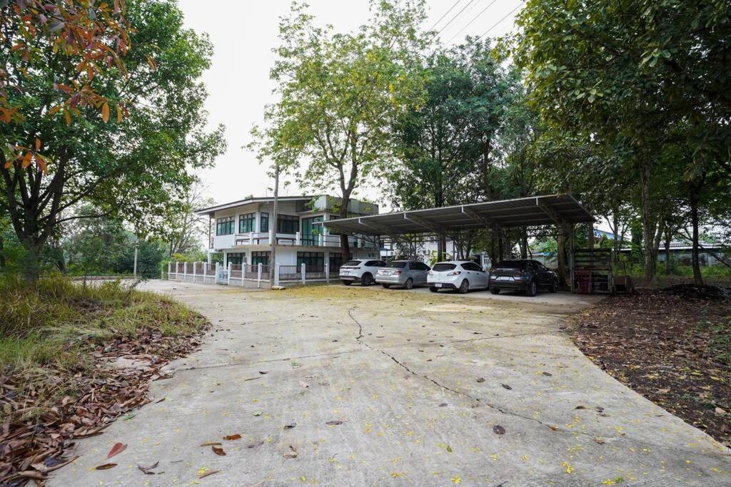 Whales Come To The River - Riverside - 3 Rooms On 2Nd Floor Ban Bang Phli Nua Exterior foto