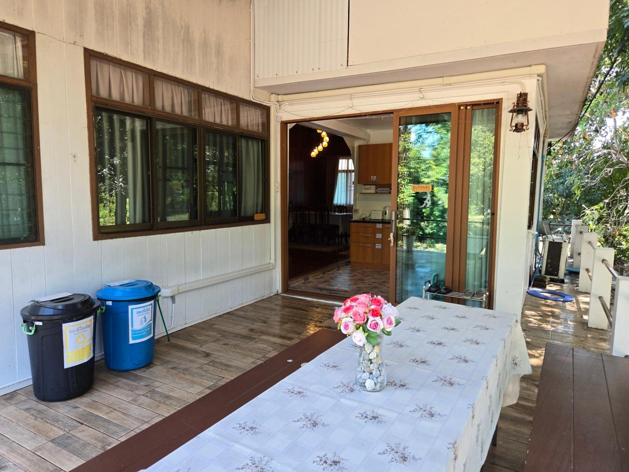 Whales Come To The River - Riverside - 3 Rooms On 2Nd Floor Ban Bang Phli Nua Exterior foto