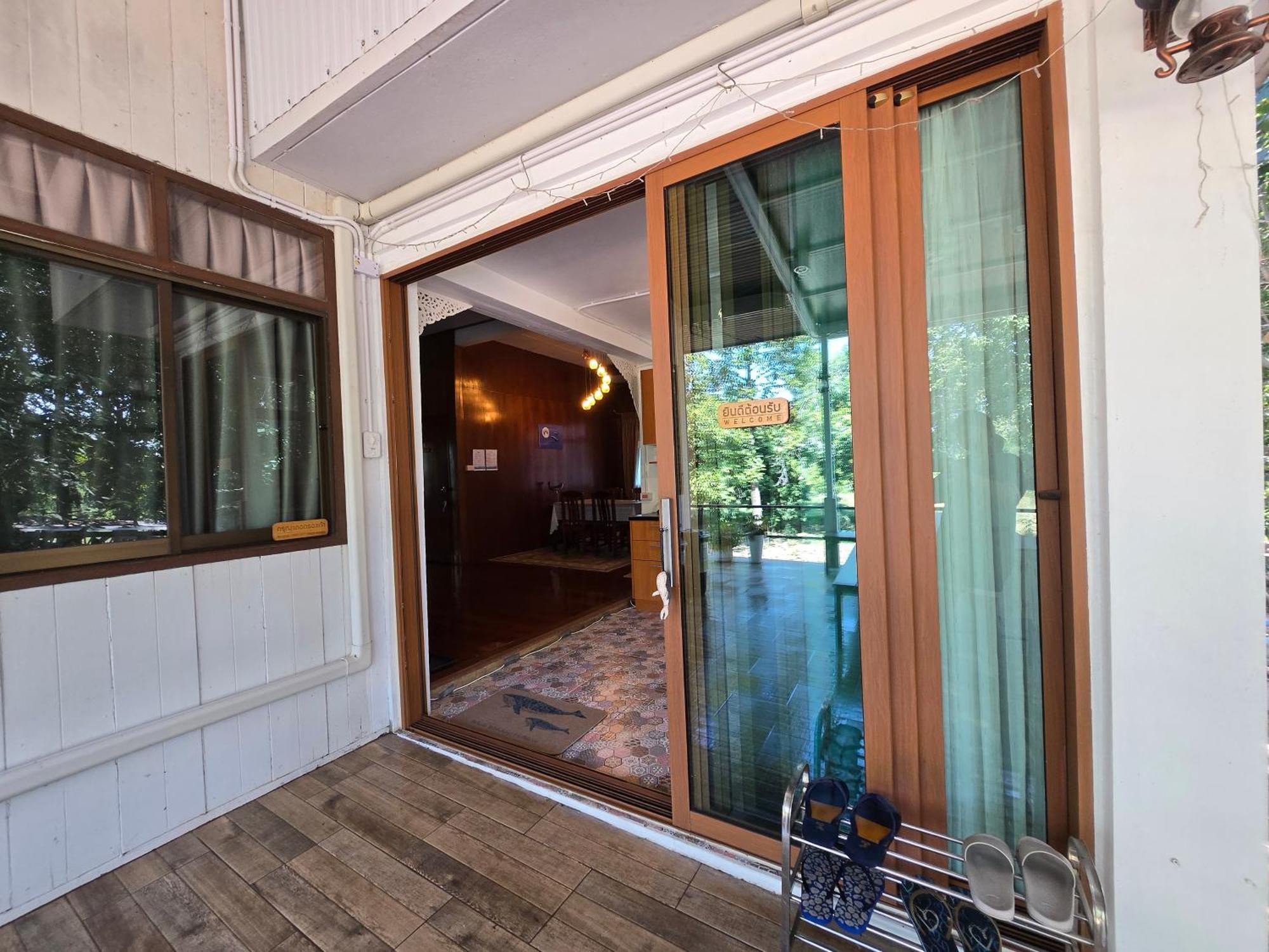 Whales Come To The River - Riverside - 3 Rooms On 2Nd Floor Ban Bang Phli Nua Exterior foto