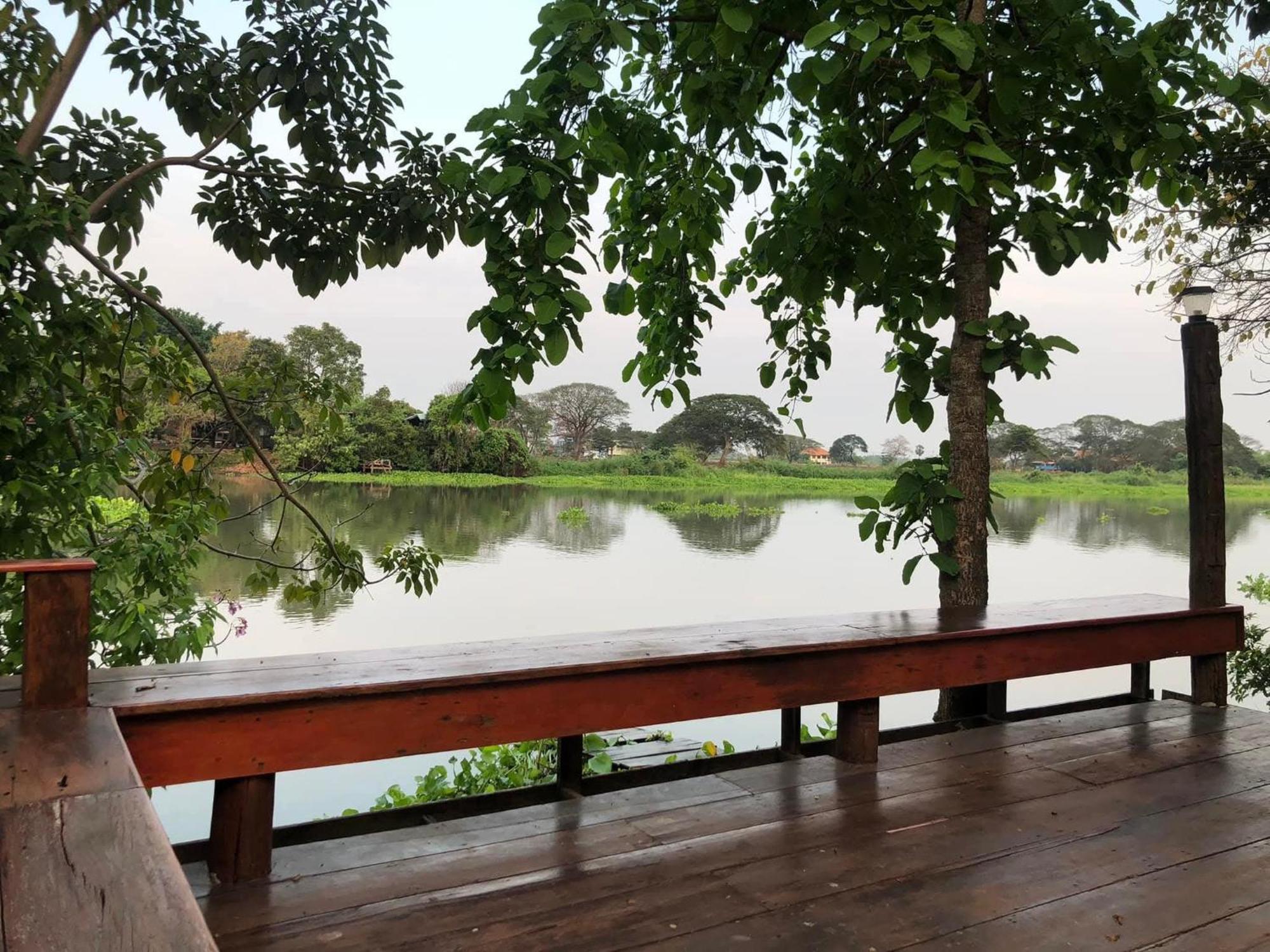 Whales Come To The River - Riverside - 3 Rooms On 2Nd Floor Ban Bang Phli Nua Exterior foto